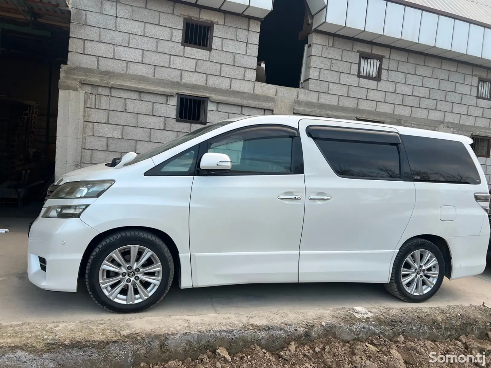 Toyota Vellfire, 2014-1