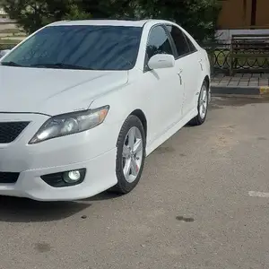 Toyota Camry, 2011