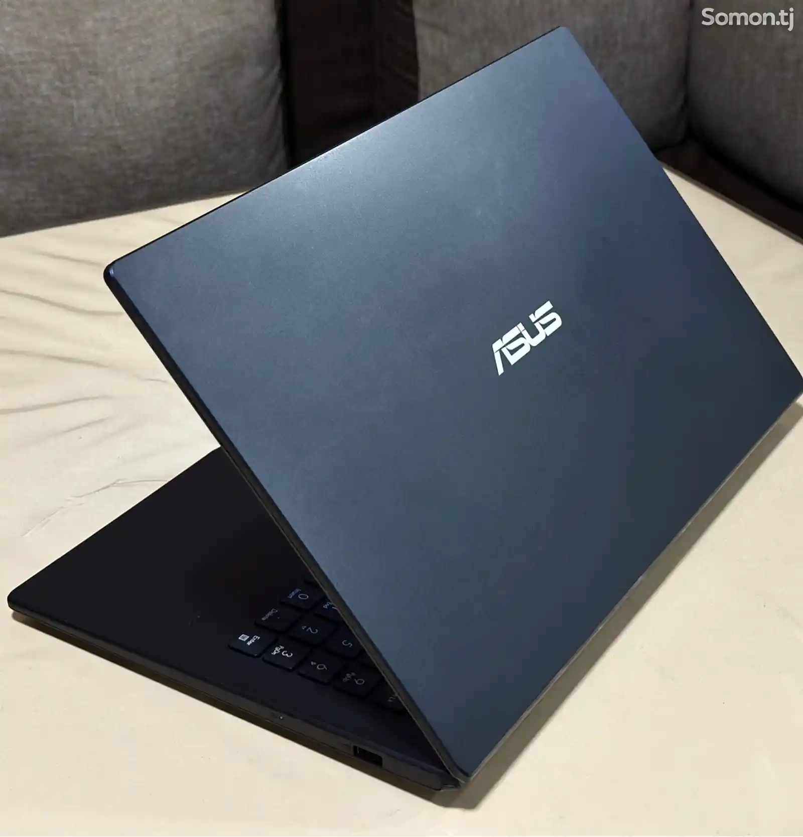 Ноутбук Asus E510M-4