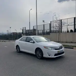 Toyota Camry, 2012