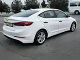 Hyundai Elantra, 2017-5