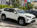 Toyota RAV 4, 2021-4