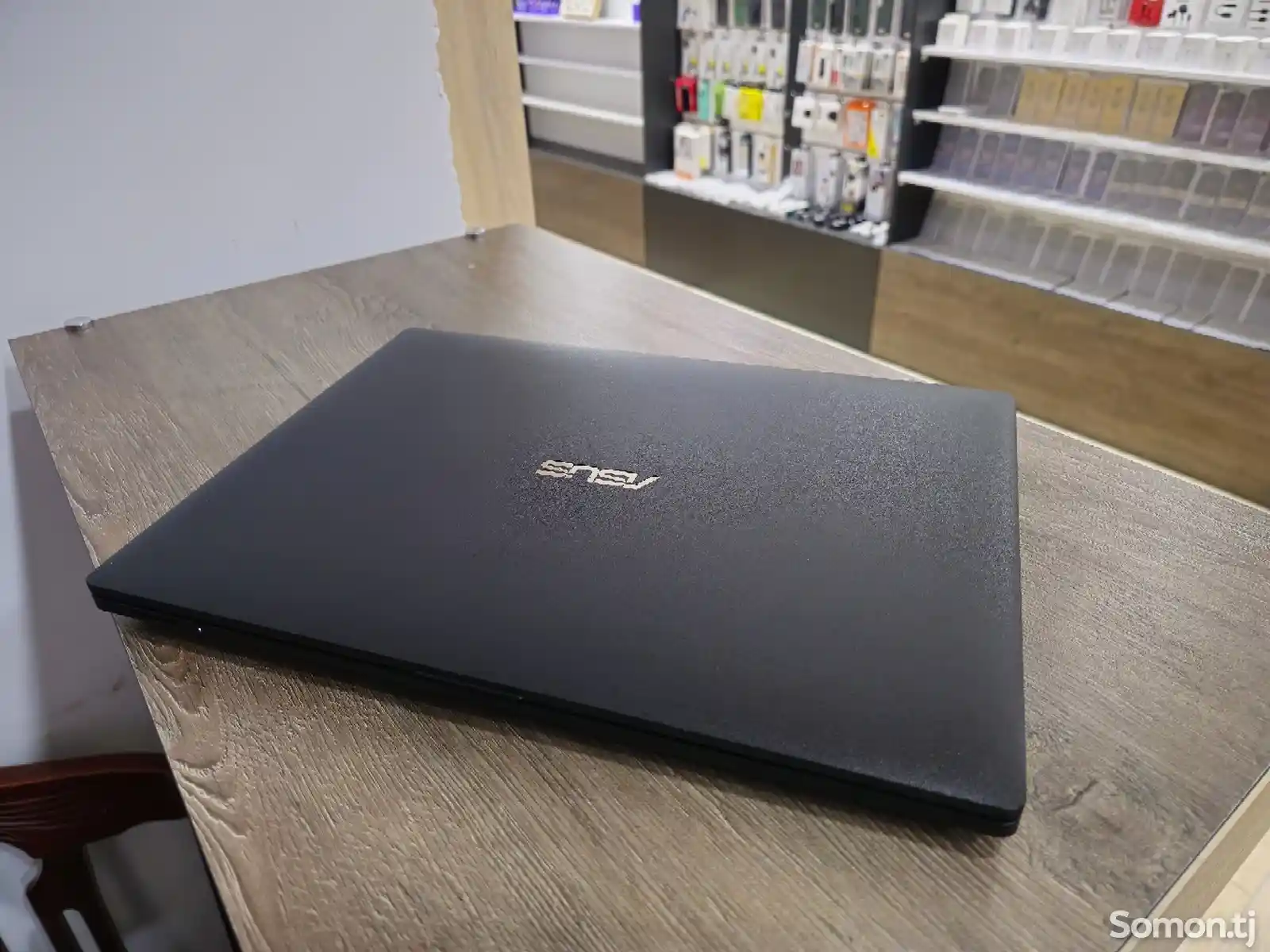 Ноутбук Asus 14 Full HD Core i7-6500U / 8GB / GeForce 920M 2GB / SSD 256GB-6