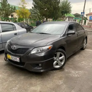 Toyota Camry, 2010