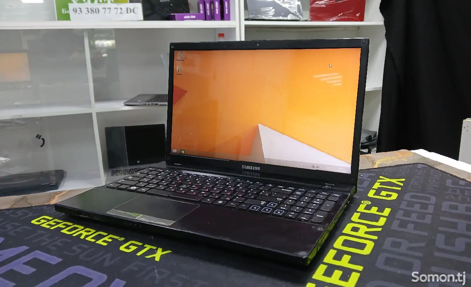 Игровой ноутбук Samsung AMD A4-3310MX APU with Radeon Graphics HDD 500-1