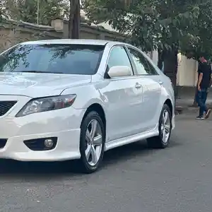 Toyota Camry, 2010