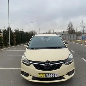 Opel Zafira, 2017