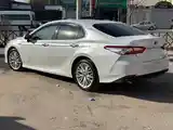 Toyota Camry, 2018-16