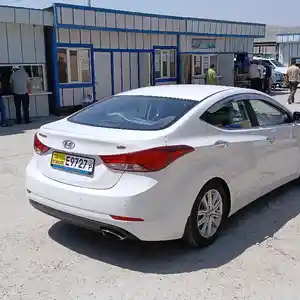 Hyundai Elantra, 2015