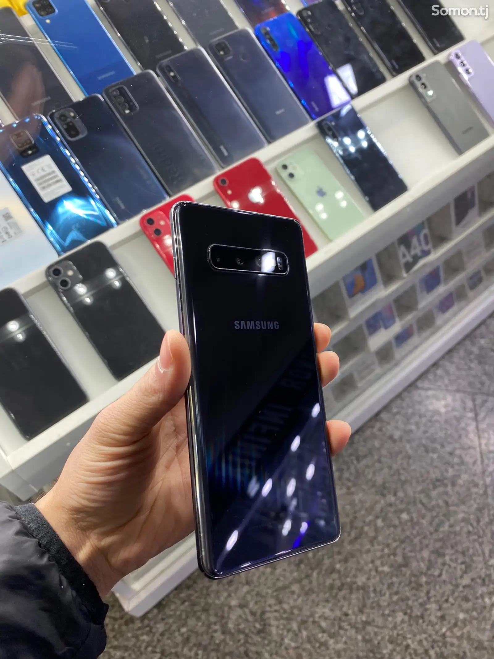 Samsung Galaxy S10 Plus-1