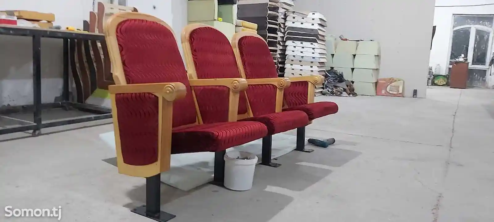 Театральные кресла-1