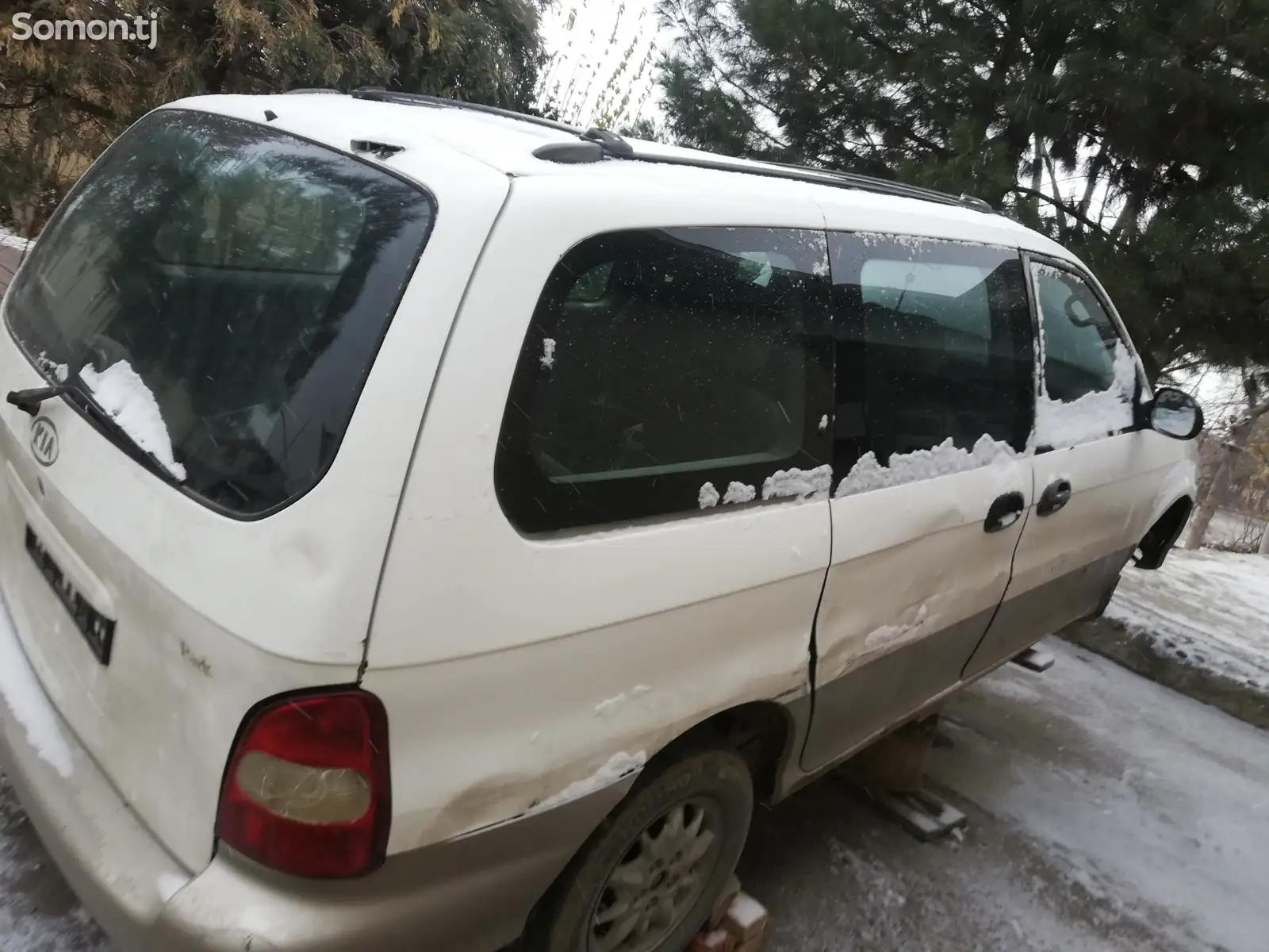 Kia Carnival, 1999 на запчасти-1