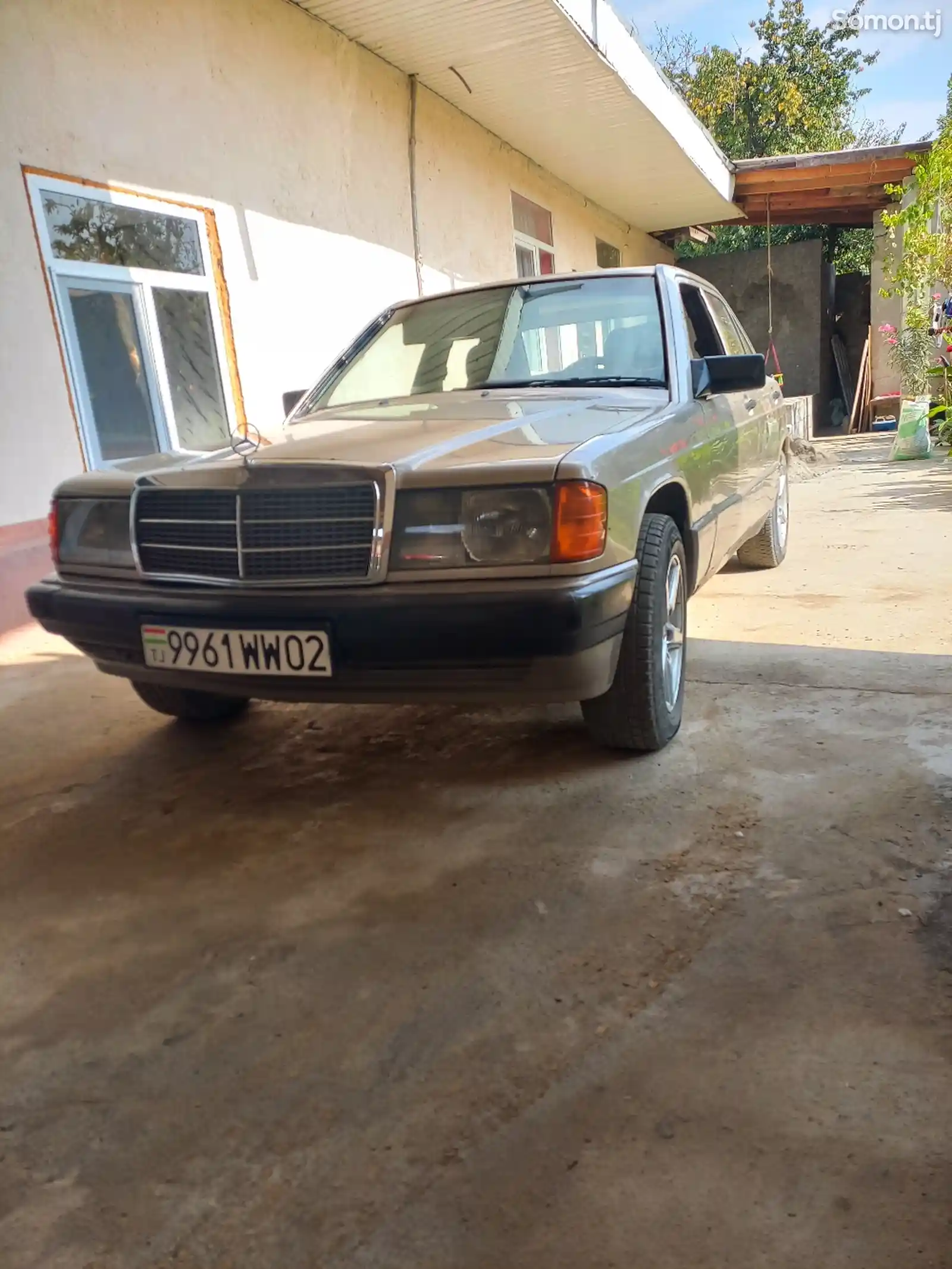 Mercedes-Benz W124, 1990-1