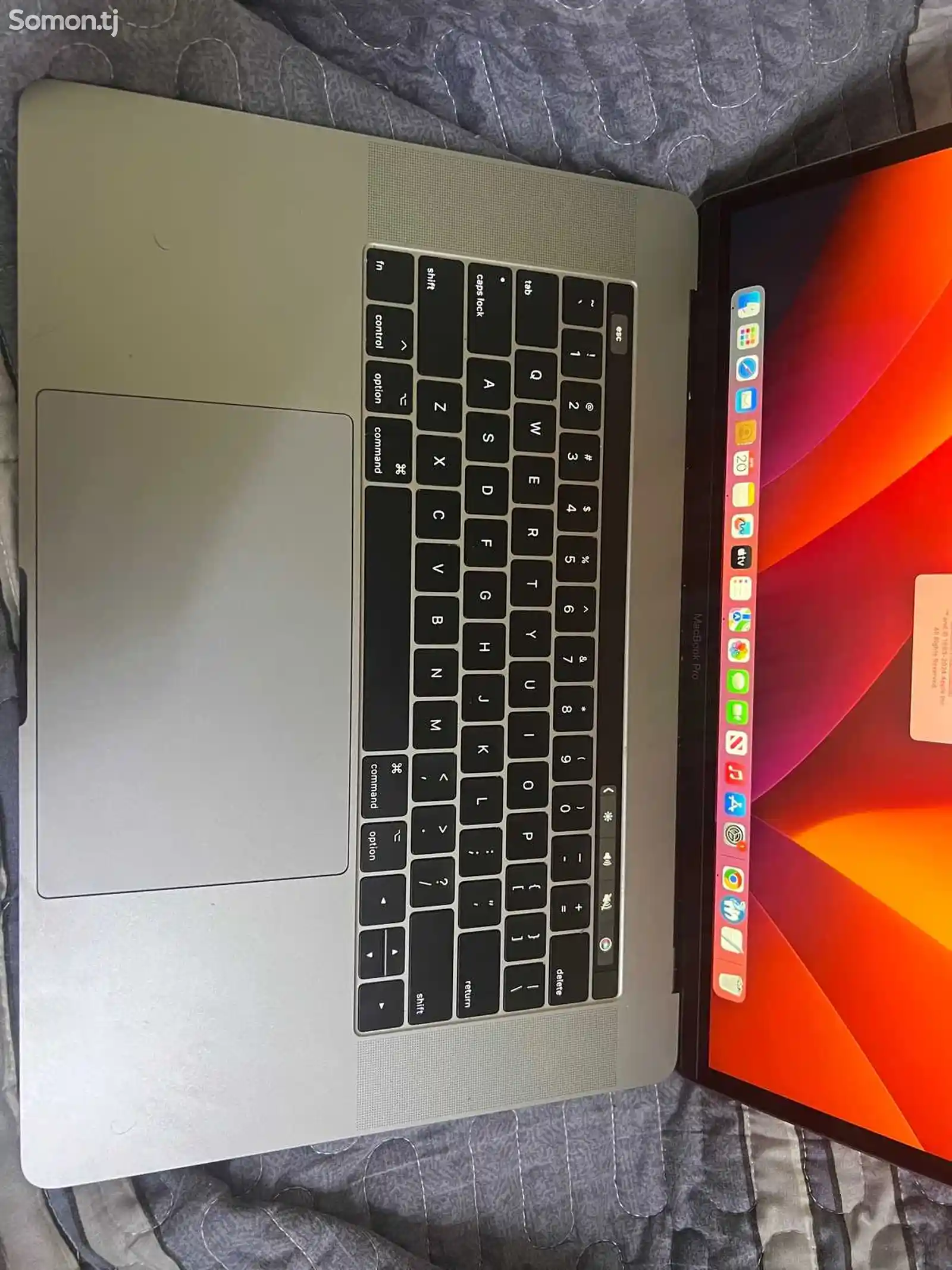 Ноутбук MacBook Pro 15 inch with Touchbar-3