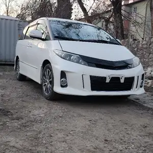 Toyota Estima, 2017