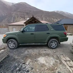 Toyota Sequoia, 2003