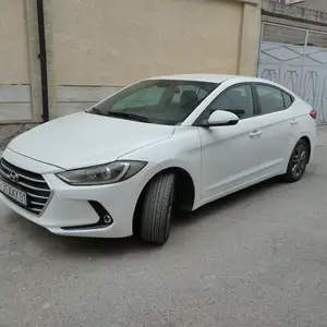 Hyundai Elantra, 2016