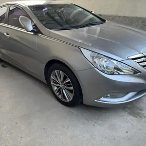 Hyundai Sonata, 2011