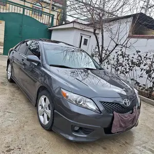 Toyota Camry, 2010