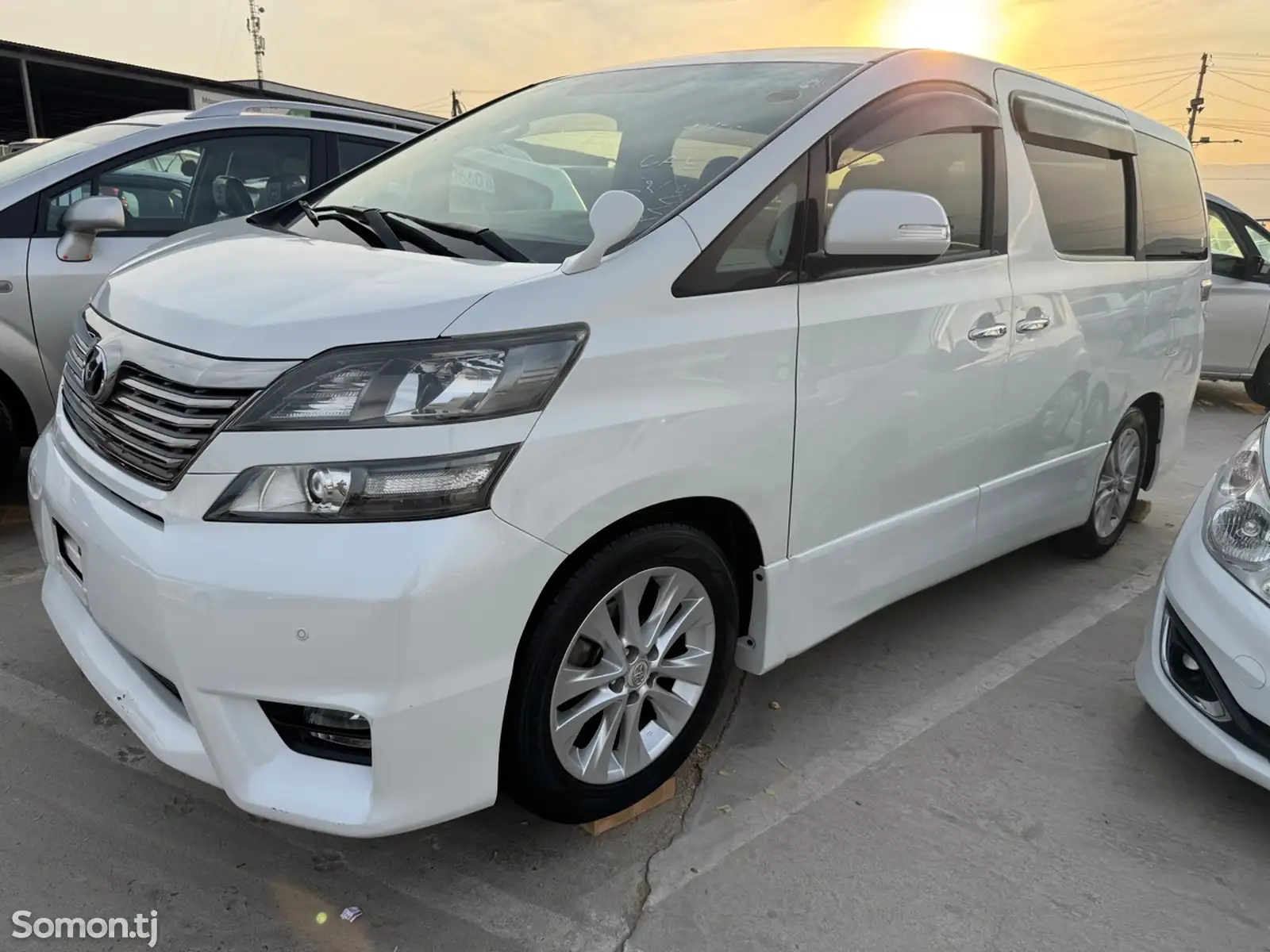 Toyota Vellfire, 2014-1