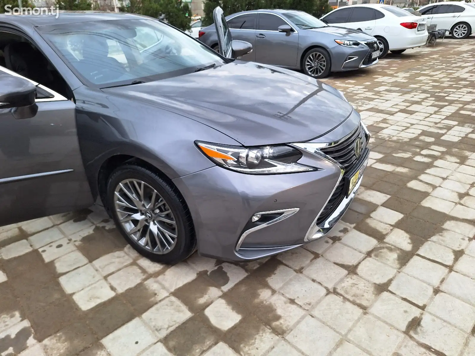 Lexus ES series, 2013-1