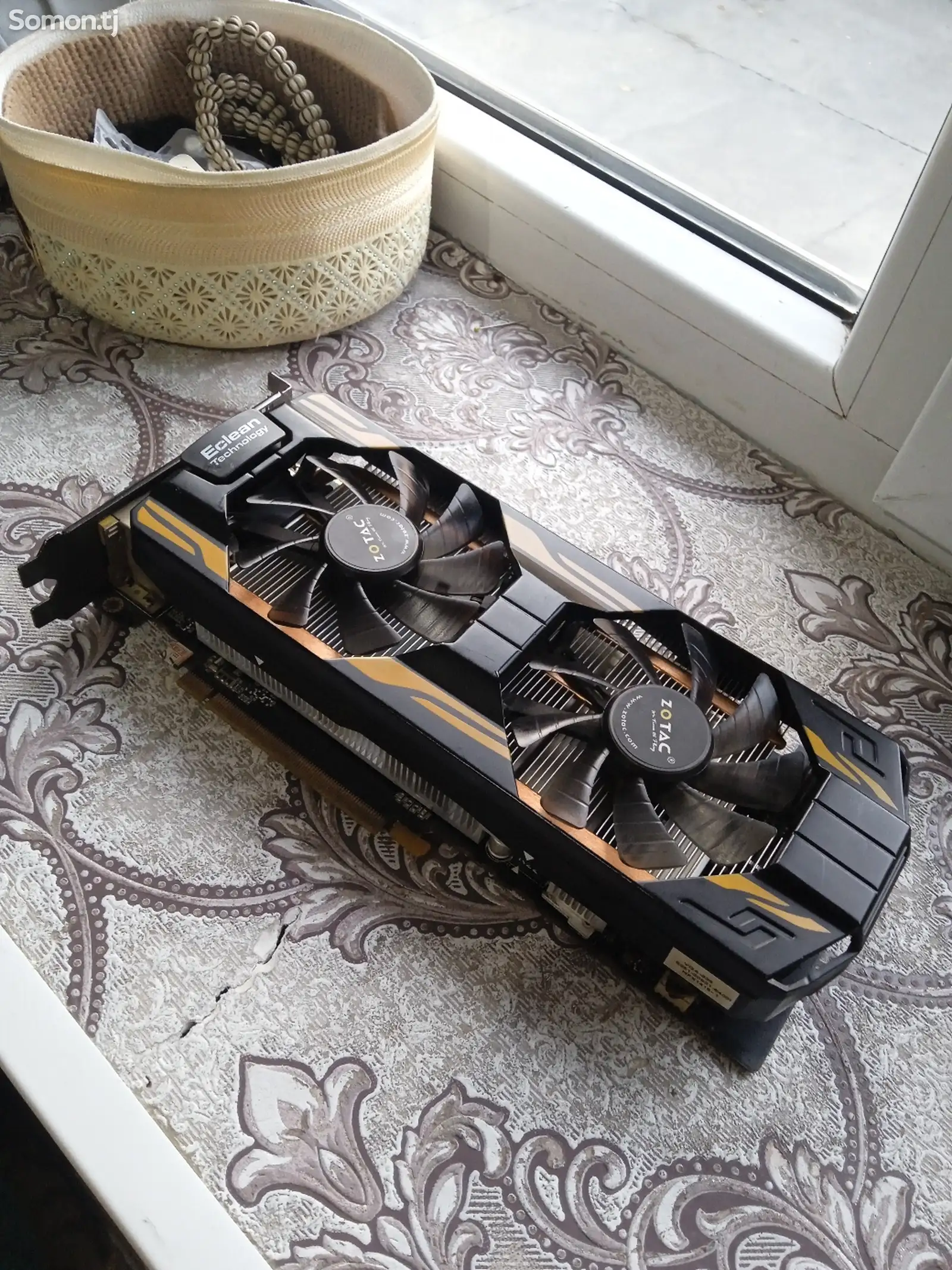 Игровая видеокарта GTX 760-1