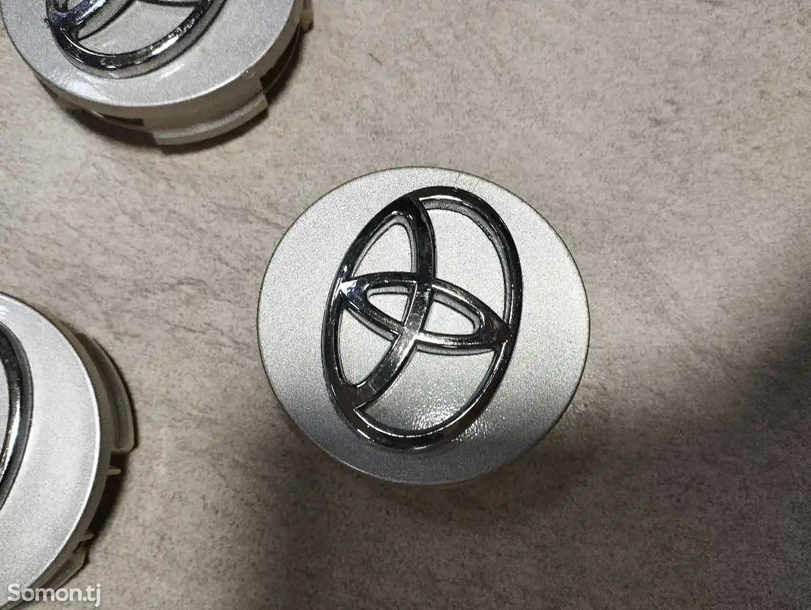 Колпачок для Toyota Camry-4