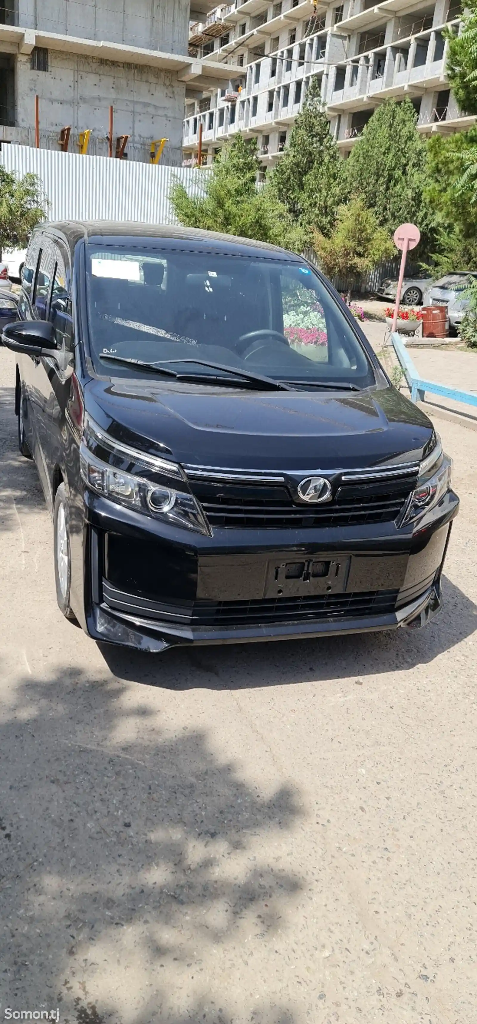 Toyota Voxy, 2014-2