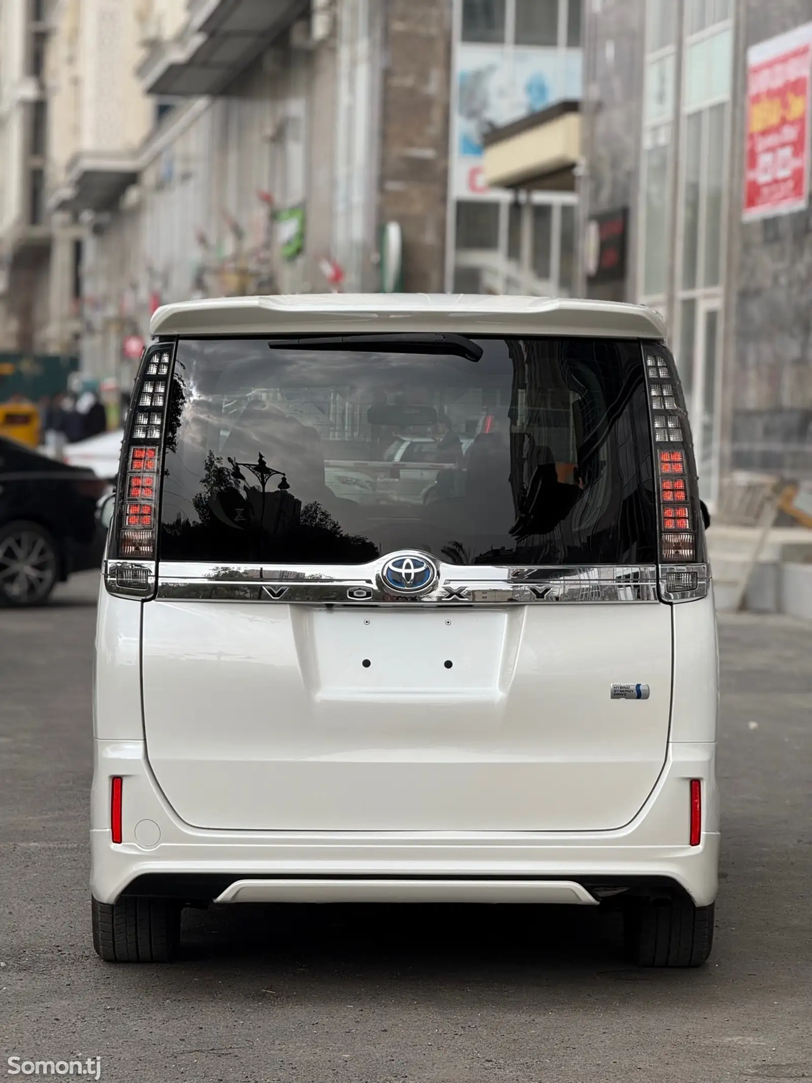 Toyota Voxy, 2014-6