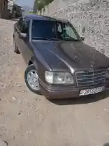 Mercedes-Benz W124, 1993-8