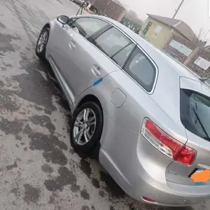 Cтекла от Toyota Avensis