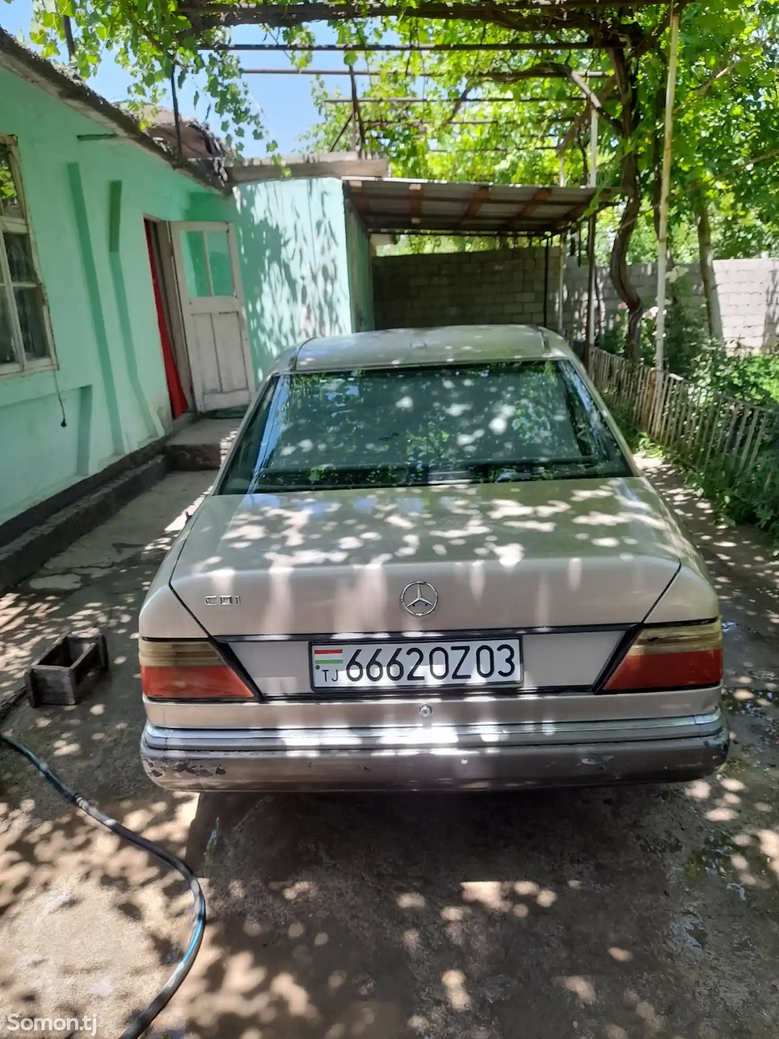 Mercedes-Benz E class, 1988-4