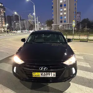 Hyundai Elantra, 2017