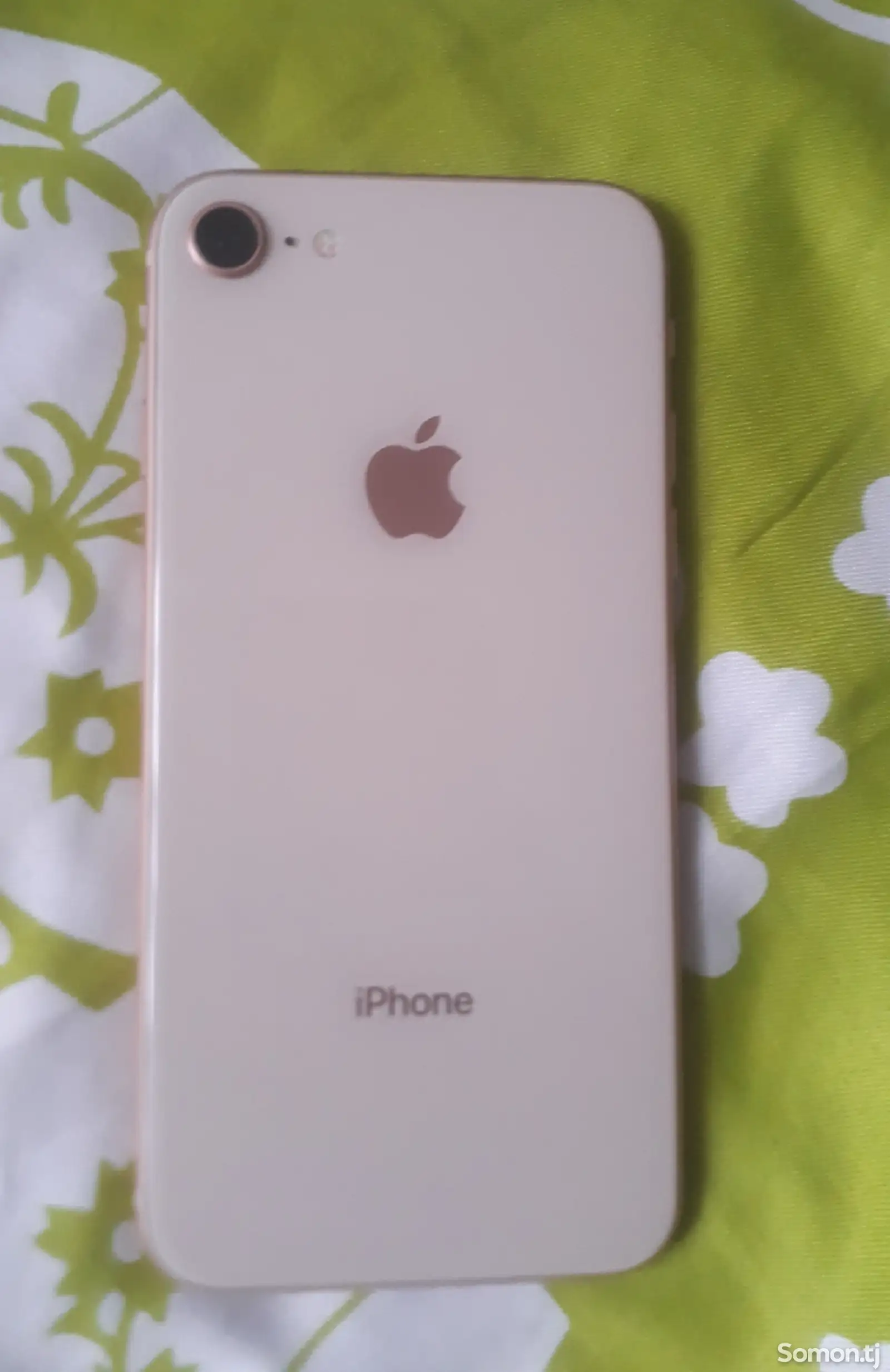 Apple iPhone 8, 64 gb, Gold-1