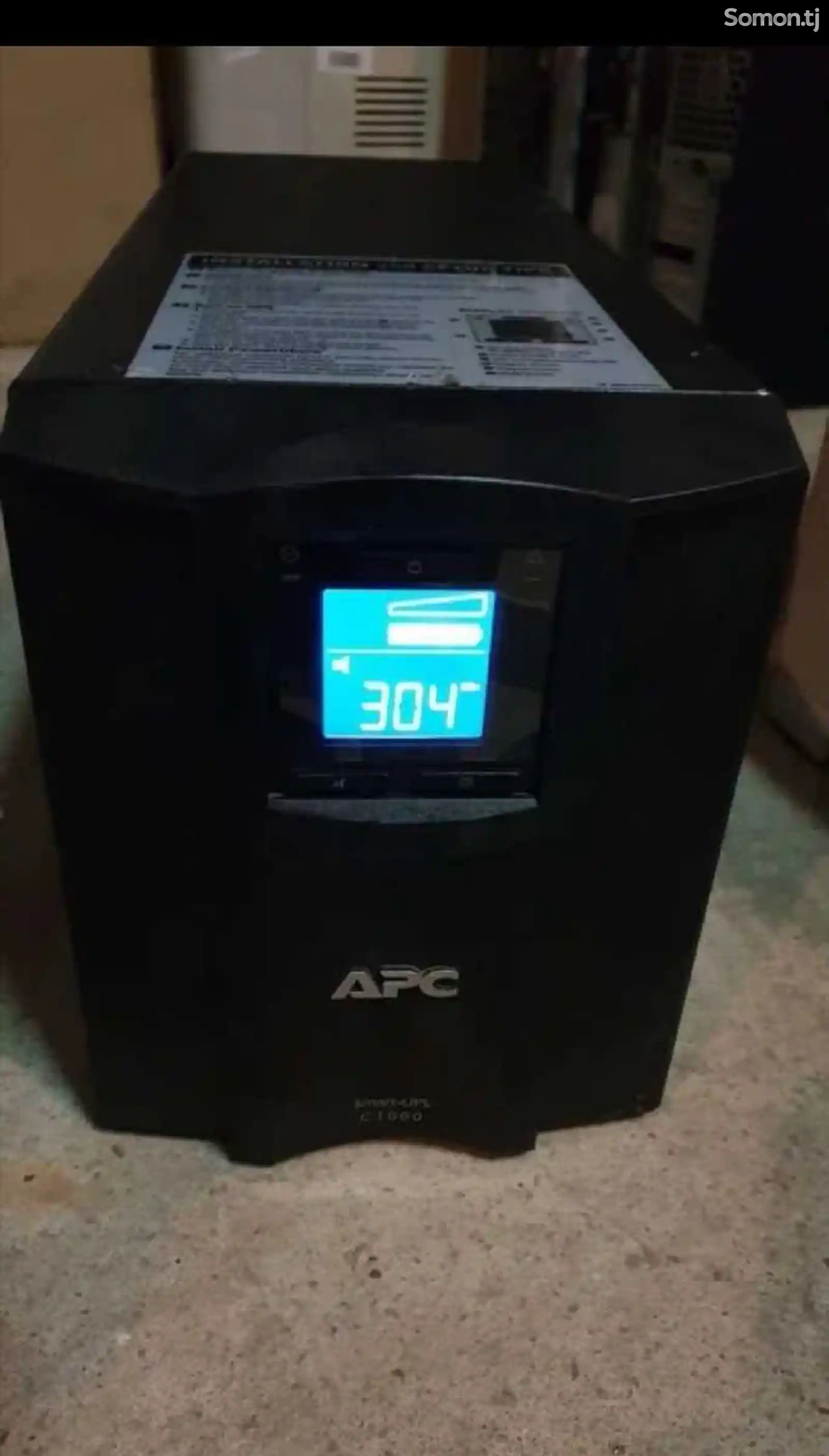 Источник бесперебойного питания APC Smart-UPS С 1000VА LCD-1