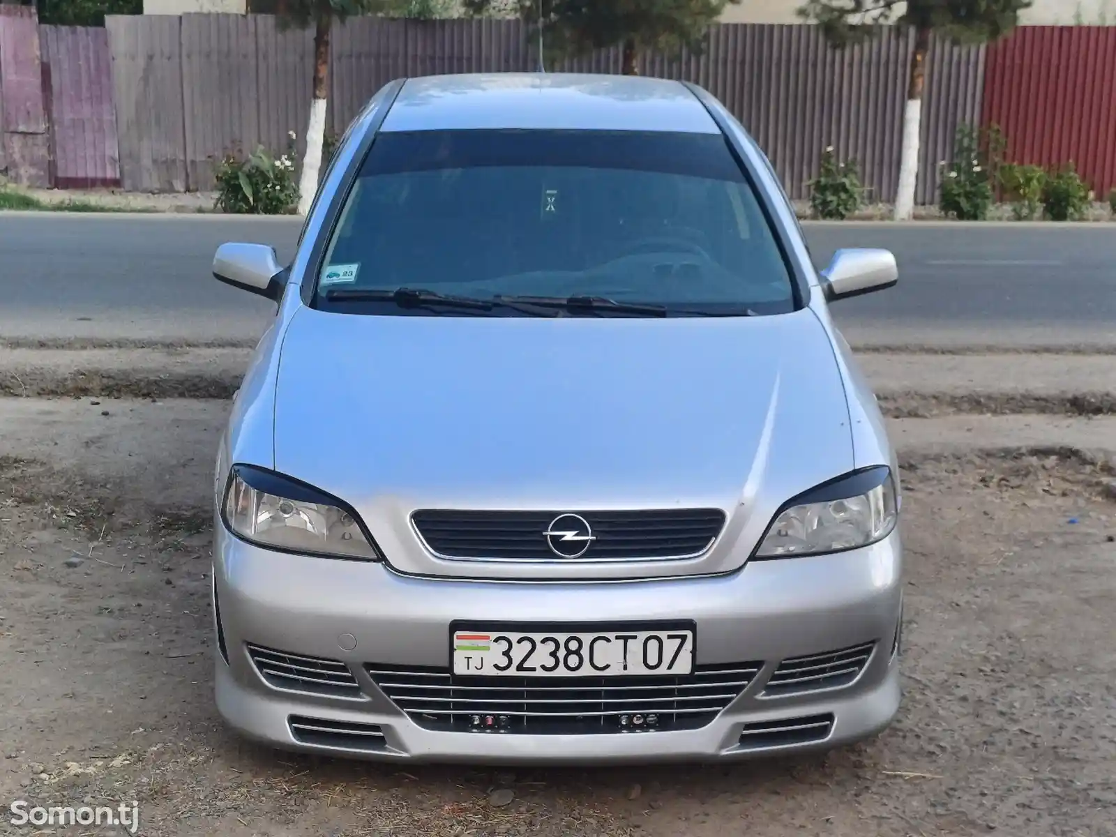 Передний бампер от Opel-1