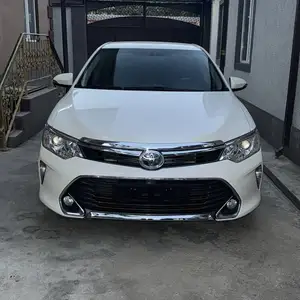 Toyota Camry, 2016