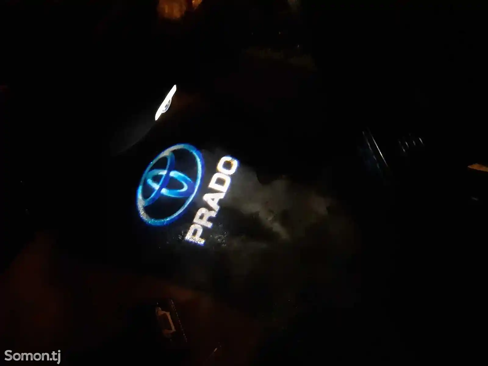 Подсветка дверей с логотипом Toyora Prado-2