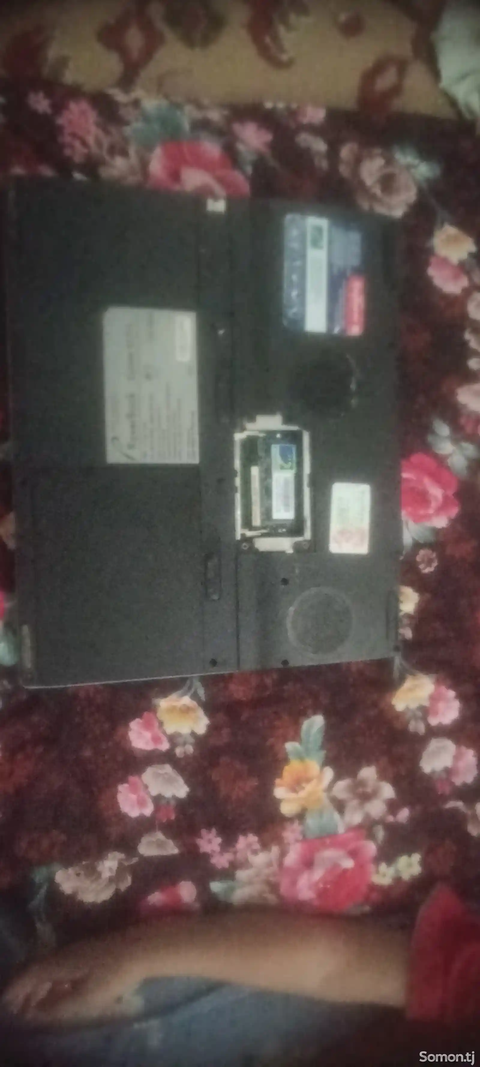 Ноутбук Toshiba-1