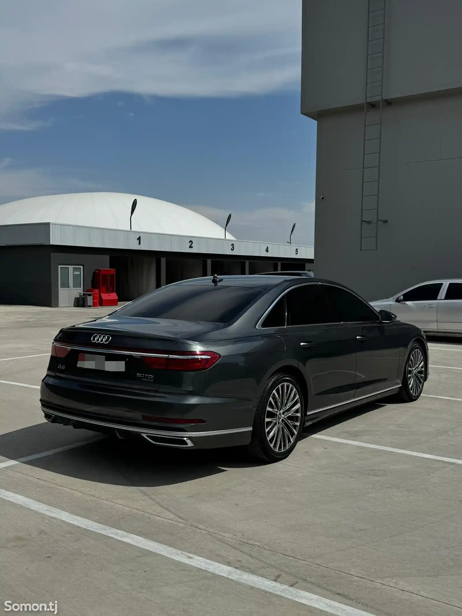 Audi A8, 2020-6