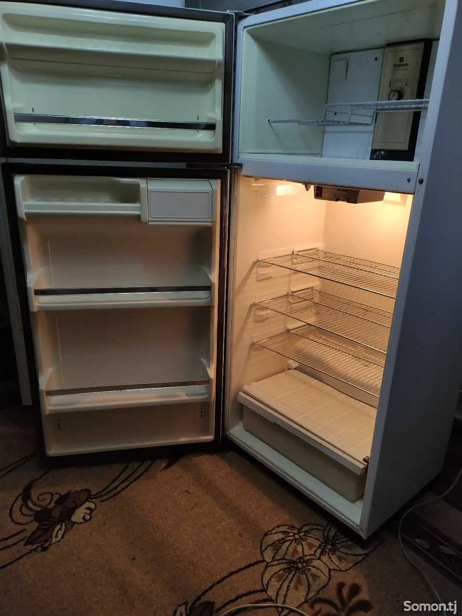Холодильник Frigidaire-8