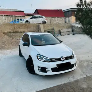 Volkswagen Golf, 2011