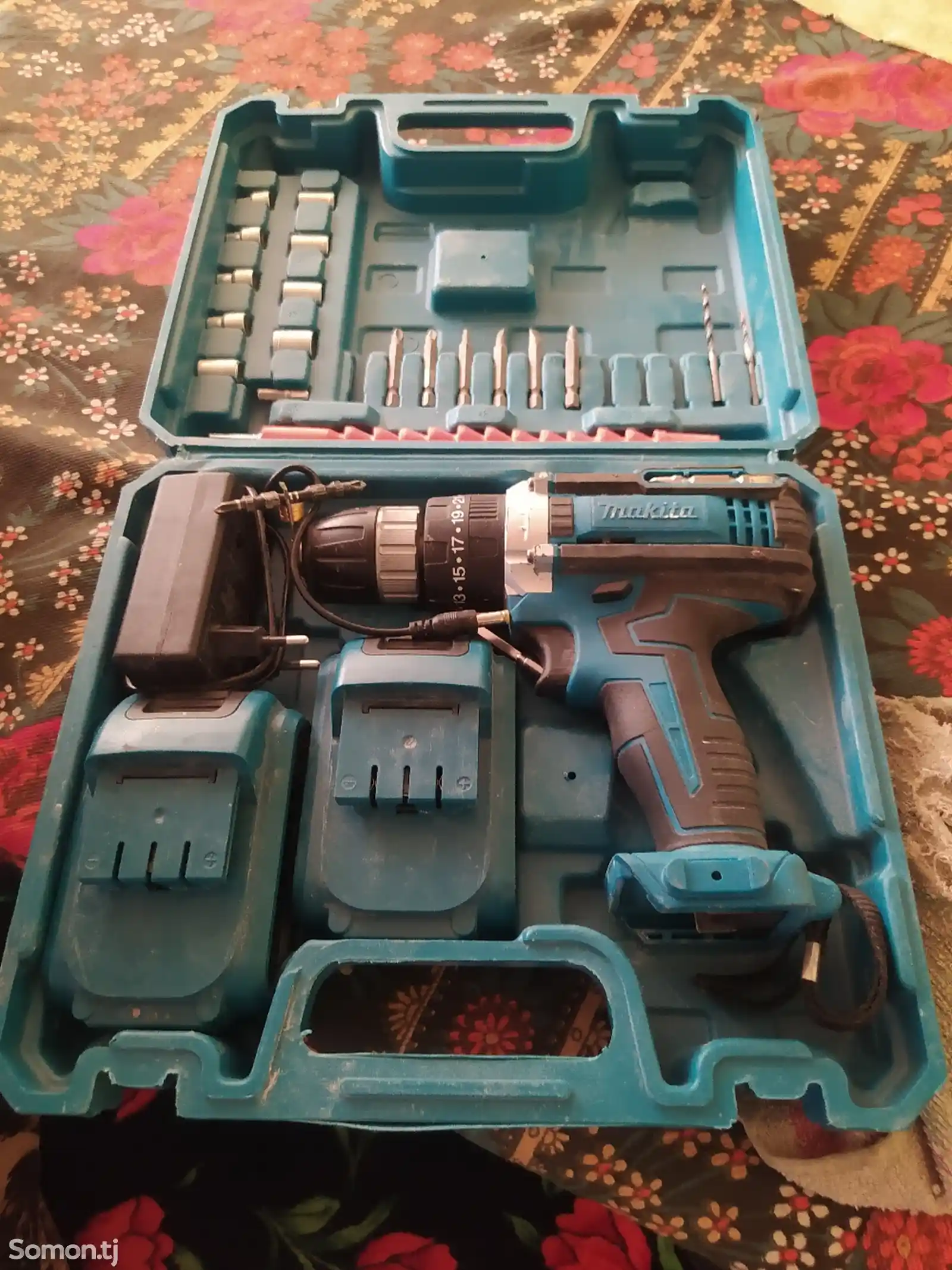 Шуруповерт makita-1