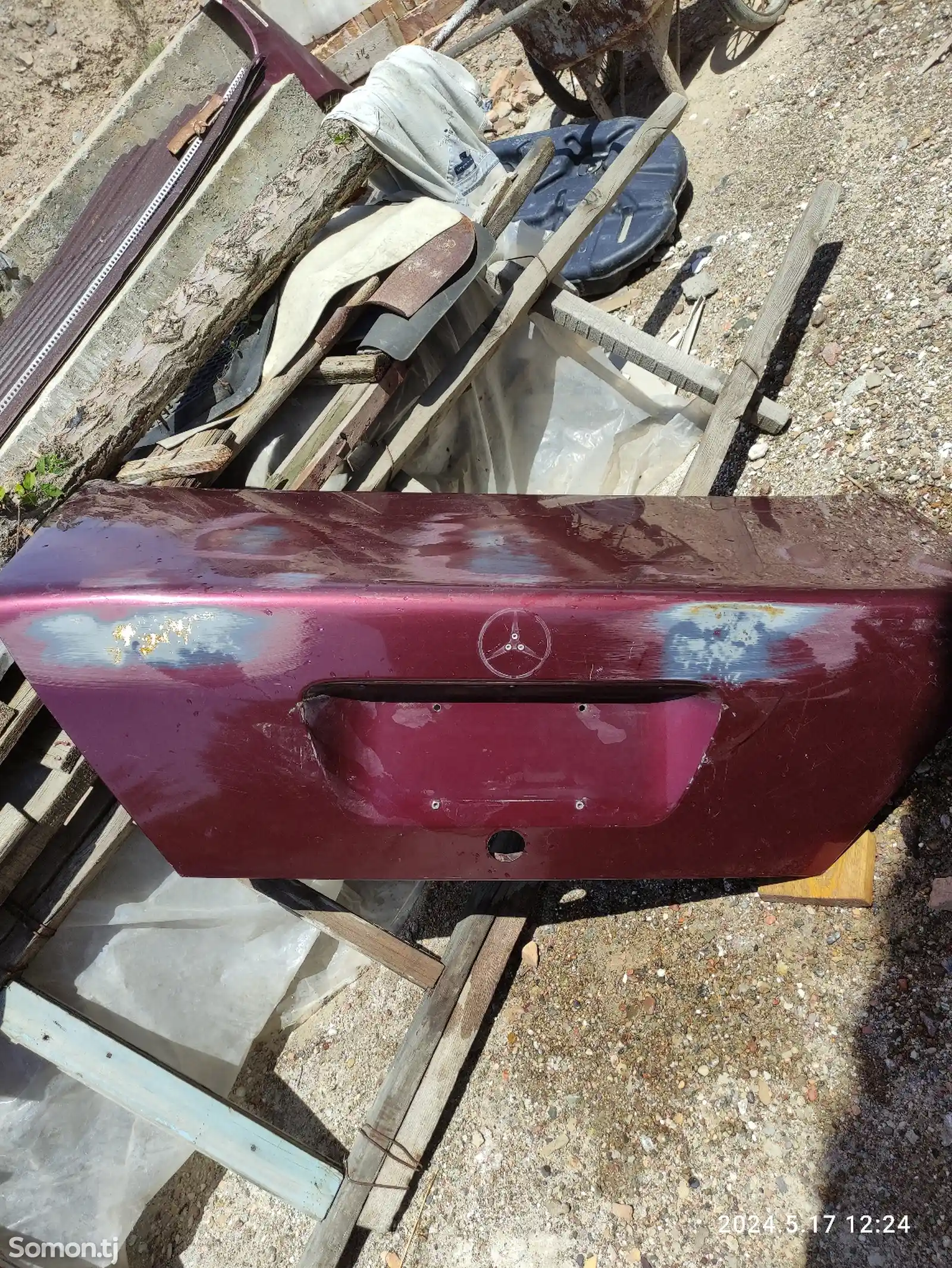 Капот багажника от Mercedes-Benz-1