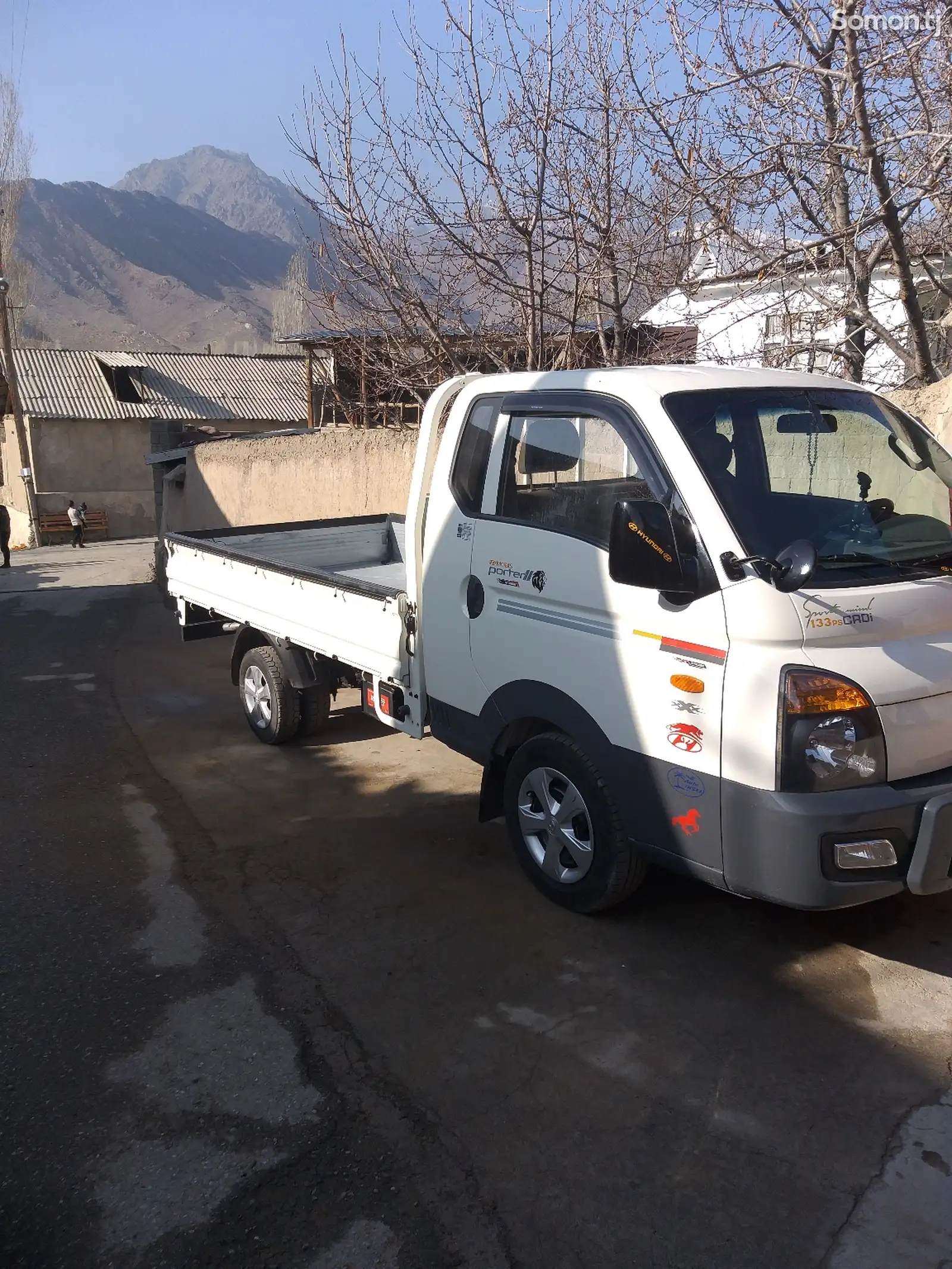 Бортовой автомобиль Hyundai Porter, 2015-1