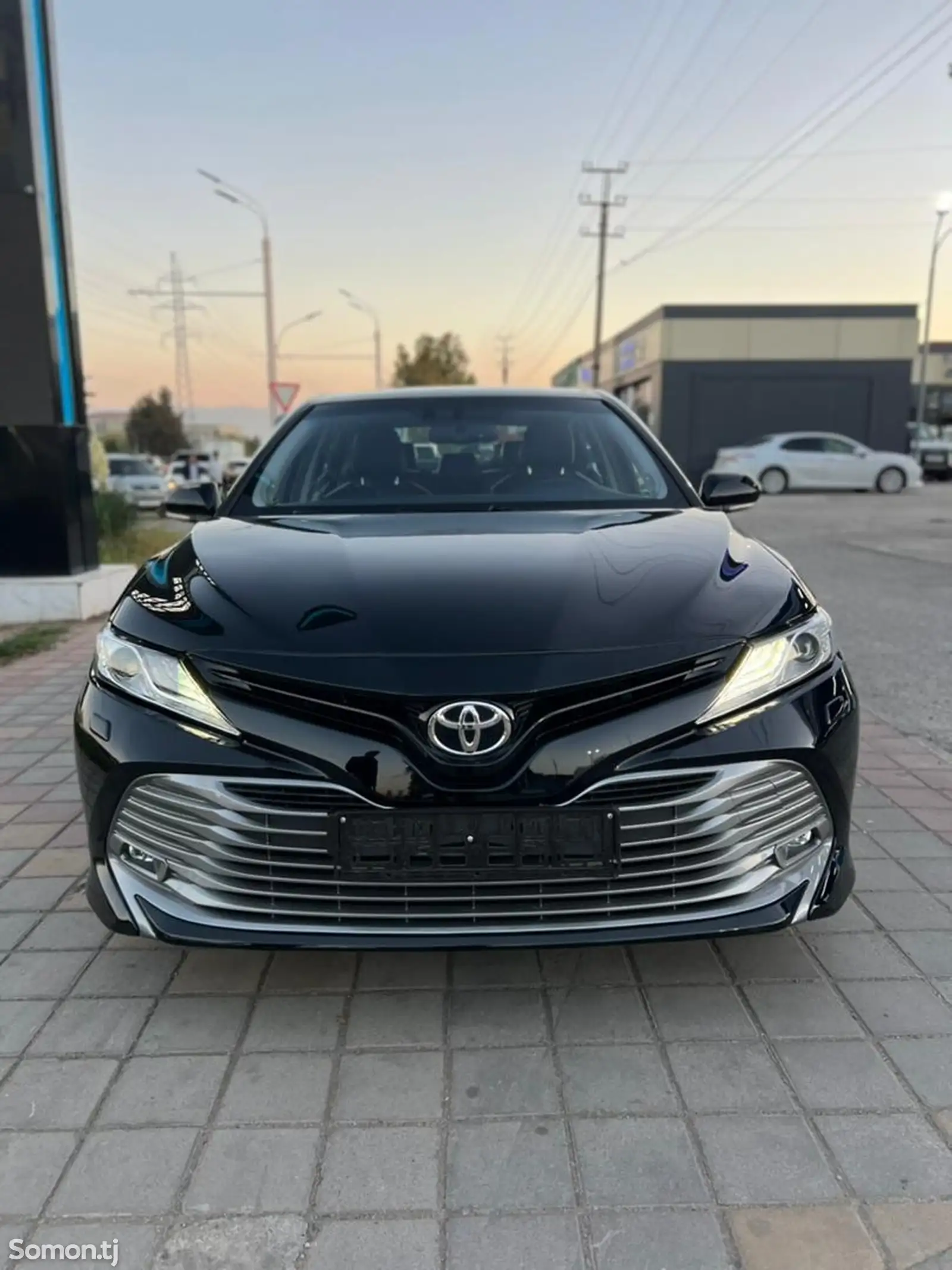 Toyota Camry, 2019-1