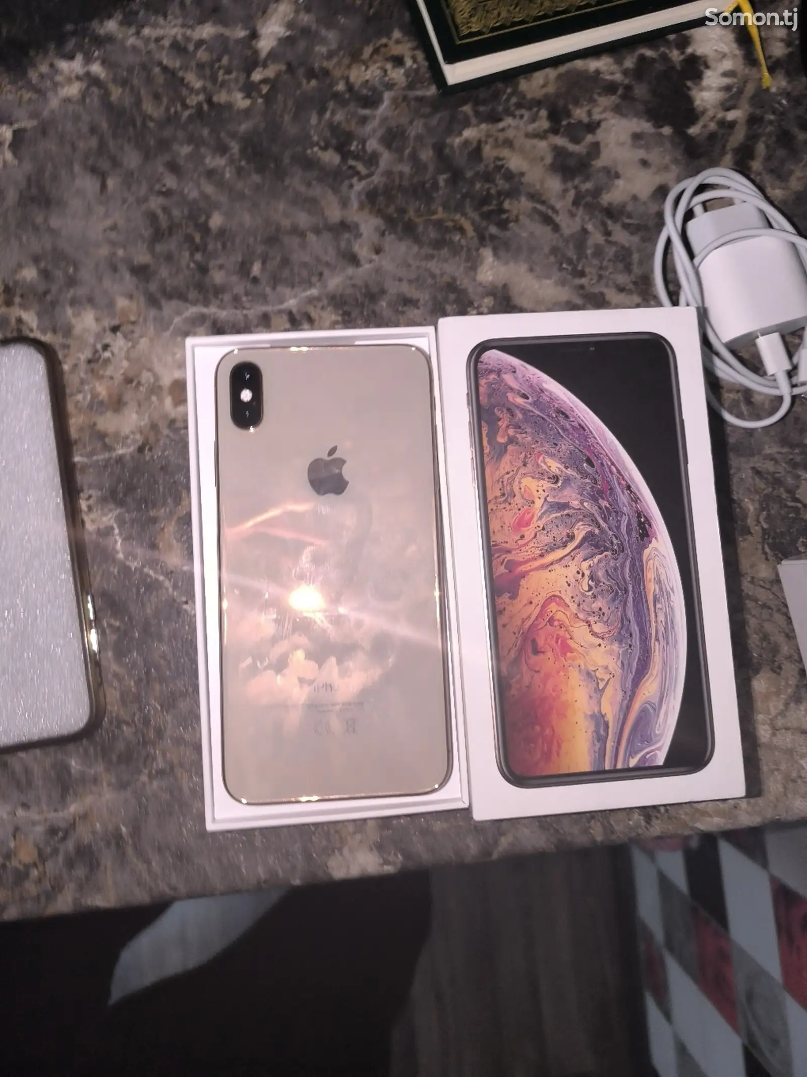 Apple iPhone Xs Max, 64 gb, Gold-1