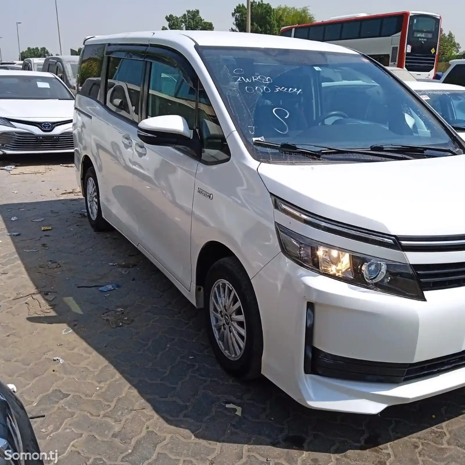 Toyota Voxy, 2014-2