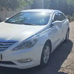 Hyundai Sonata, 2010