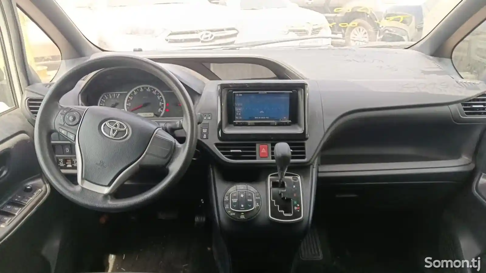 Toyota Voxy, 2014-2